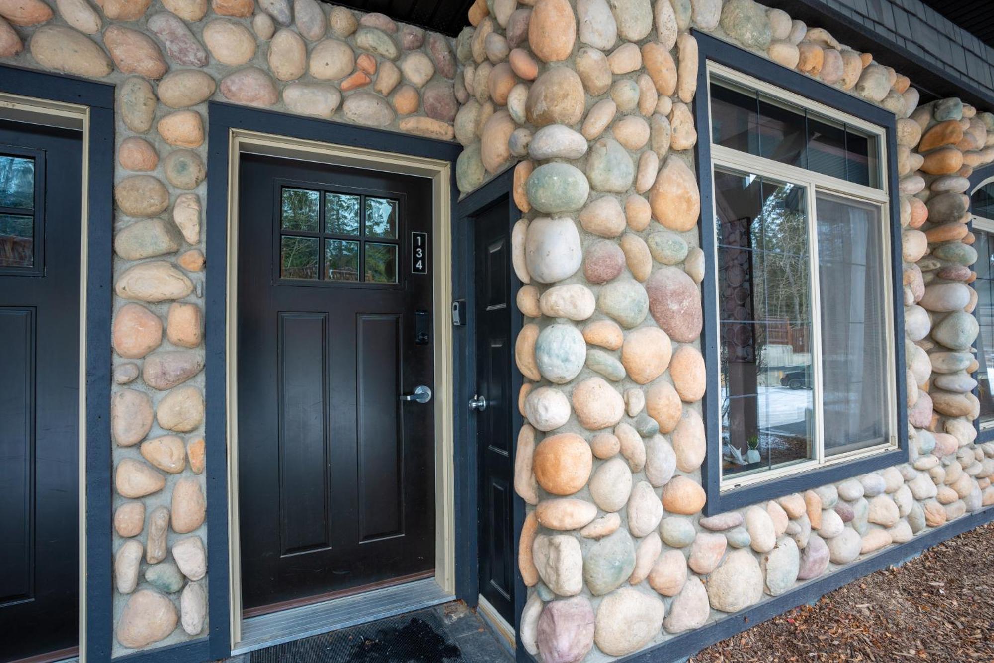Grotto Canyon Chalet Canmore Exterior photo